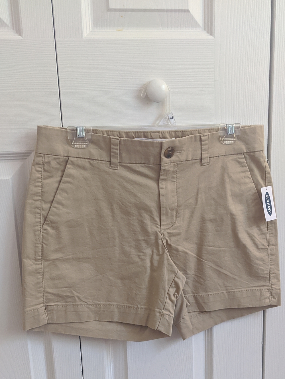 Women's Old Navy Size 6 Beige Chino Shorts